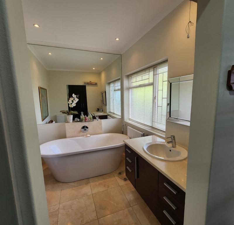 4 Bedroom Property for Sale in Panorama Western Cape
